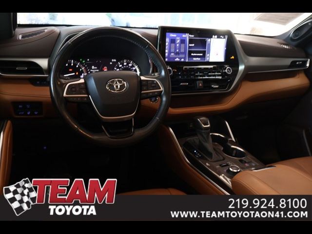 2022 Toyota Highlander Platinum