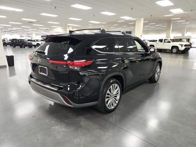 2022 Toyota Highlander Platinum