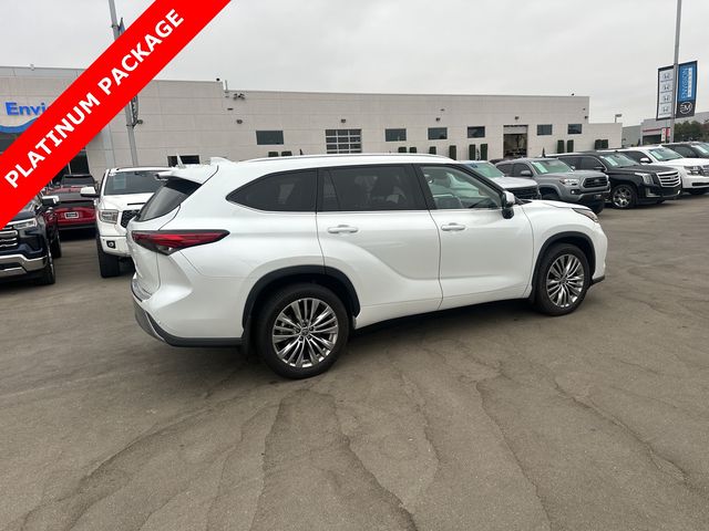 2022 Toyota Highlander Platinum