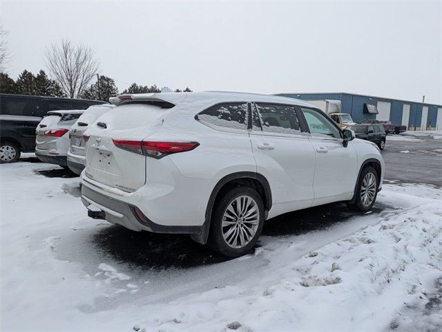 2022 Toyota Highlander Platinum