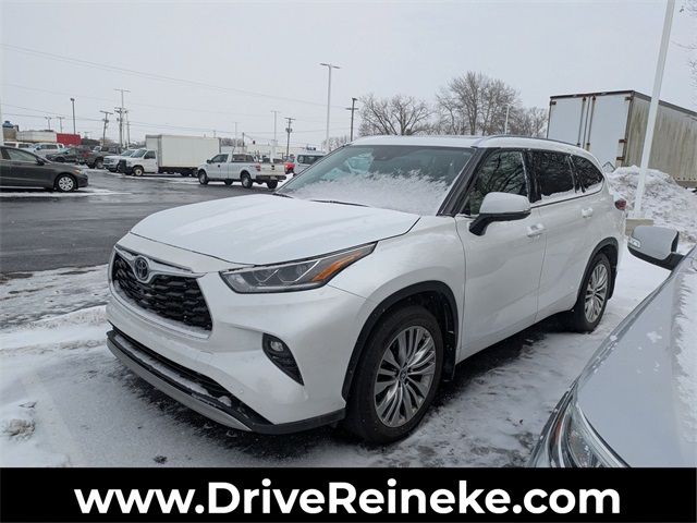 2022 Toyota Highlander Platinum