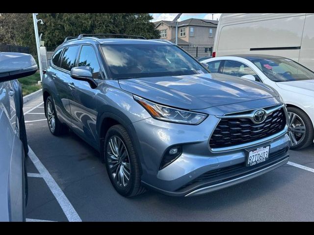 2022 Toyota Highlander Platinum