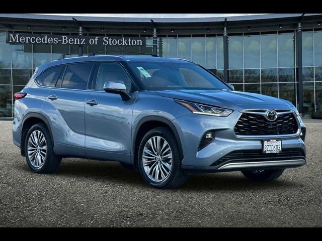 2022 Toyota Highlander Platinum