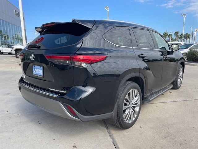 2022 Toyota Highlander Platinum