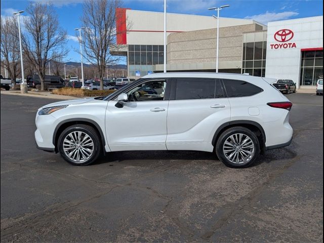 2022 Toyota Highlander Platinum