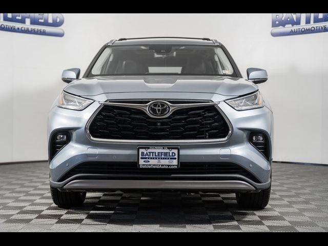 2022 Toyota Highlander Platinum