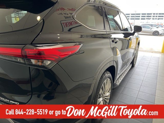 2022 Toyota Highlander Platinum