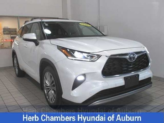 2022 Toyota Highlander Platinum