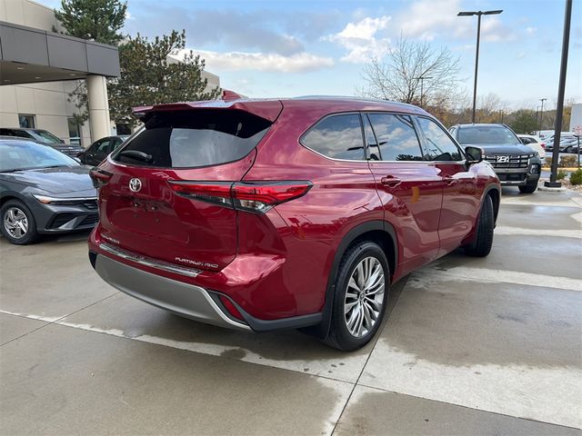 2022 Toyota Highlander Platinum