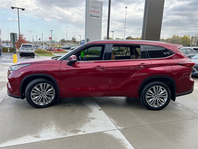 2022 Toyota Highlander Platinum