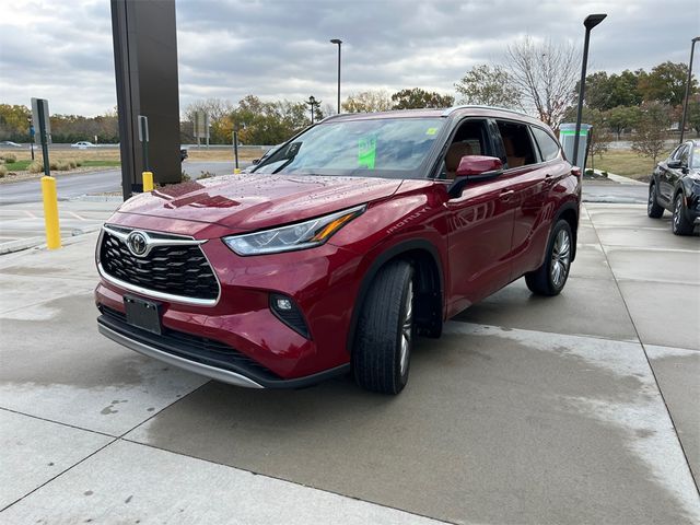 2022 Toyota Highlander Platinum