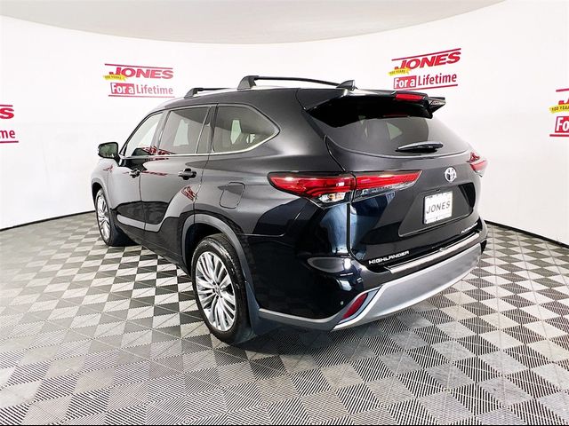 2022 Toyota Highlander Platinum