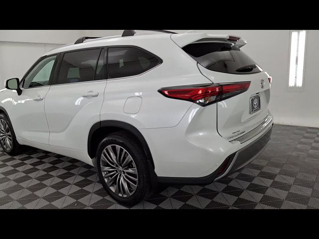 2022 Toyota Highlander Platinum