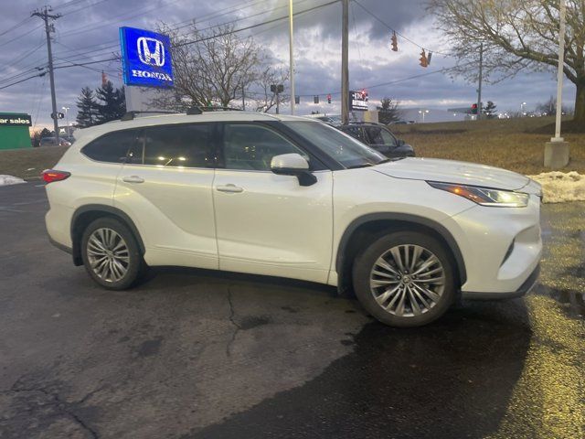 2022 Toyota Highlander Platinum