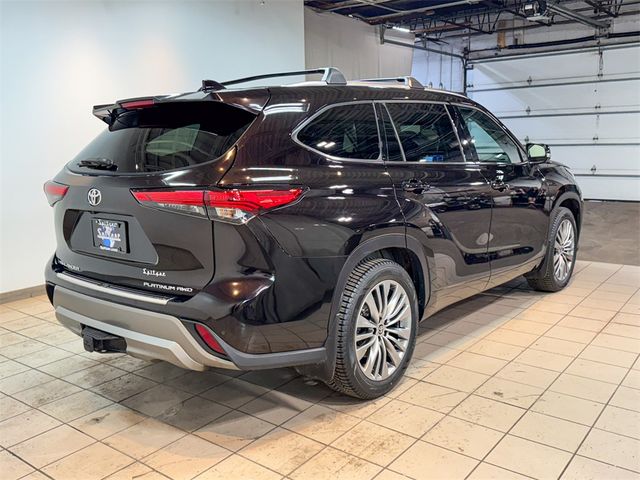 2022 Toyota Highlander Platinum