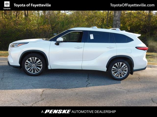 2022 Toyota Highlander Platinum