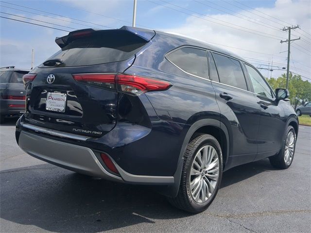 2022 Toyota Highlander Platinum