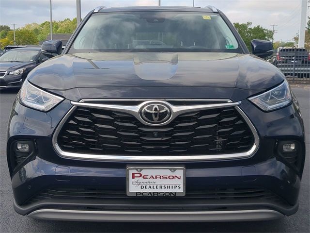 2022 Toyota Highlander Platinum