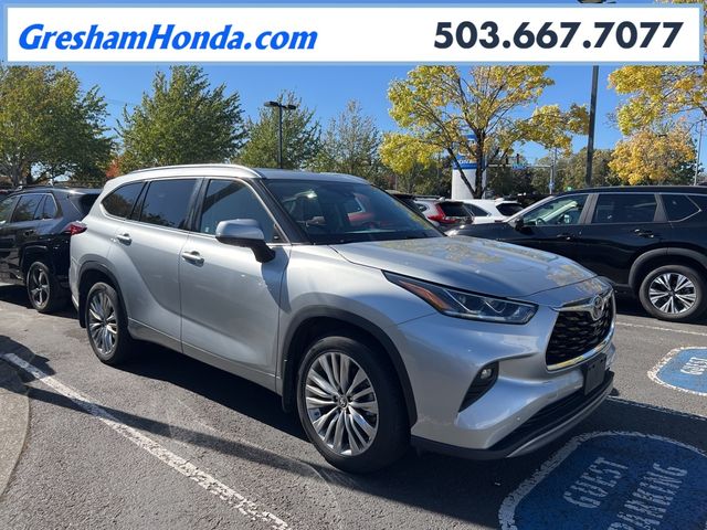 2022 Toyota Highlander Platinum