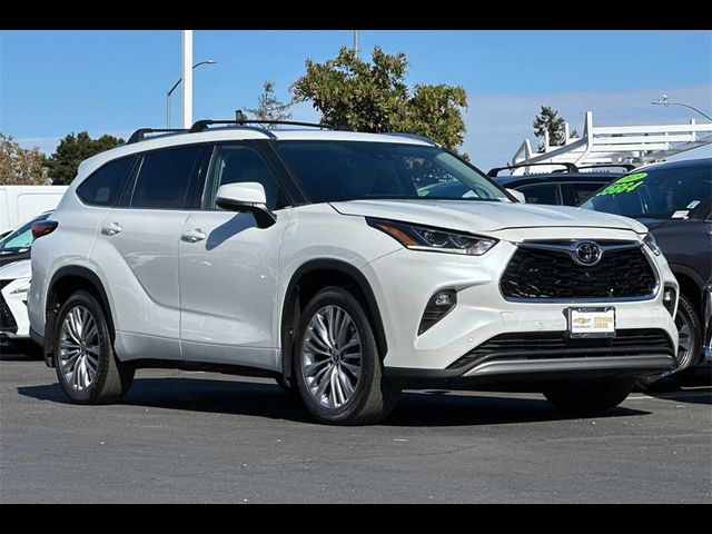 2022 Toyota Highlander Platinum