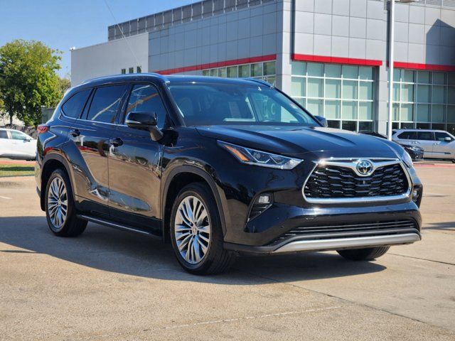 2022 Toyota Highlander Platinum