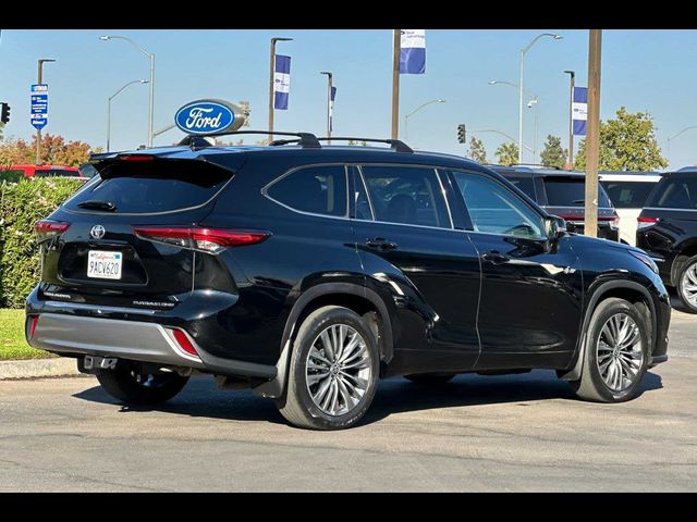 2022 Toyota Highlander Platinum