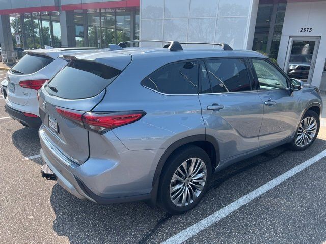 2022 Toyota Highlander Platinum