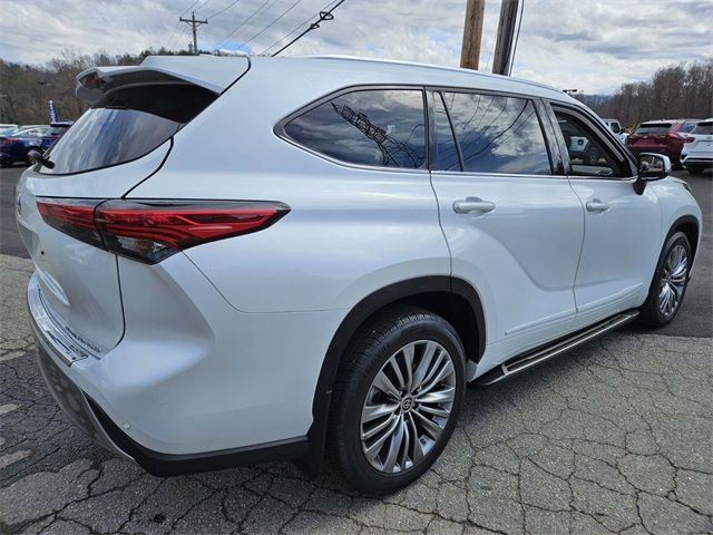 2022 Toyota Highlander Platinum