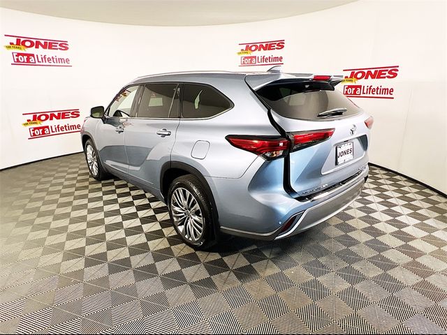 2022 Toyota Highlander Platinum