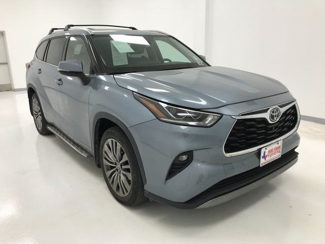 2022 Toyota Highlander Platinum