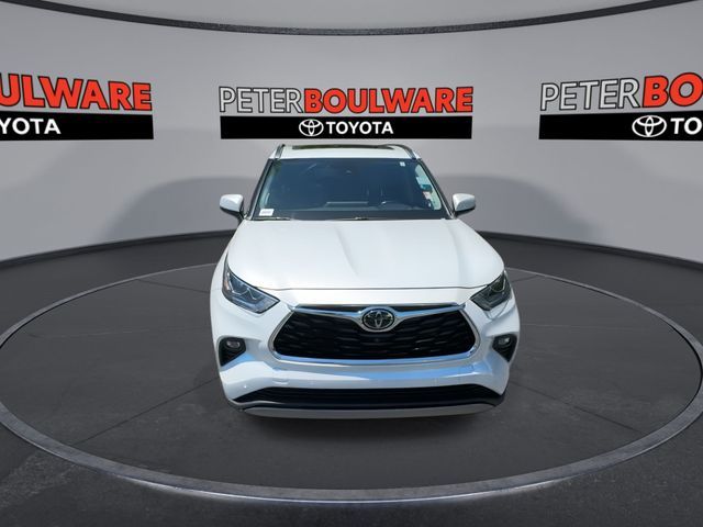 2022 Toyota Highlander Platinum