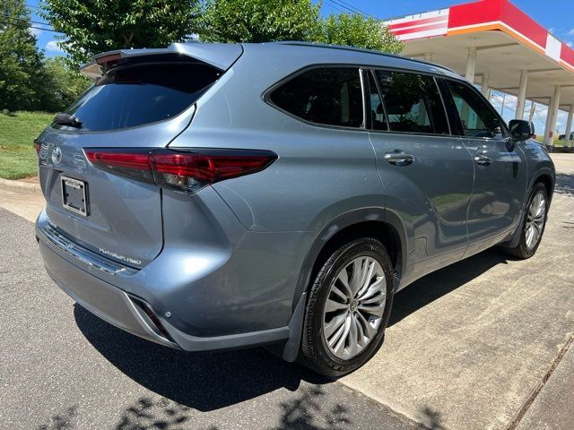 2022 Toyota Highlander Platinum