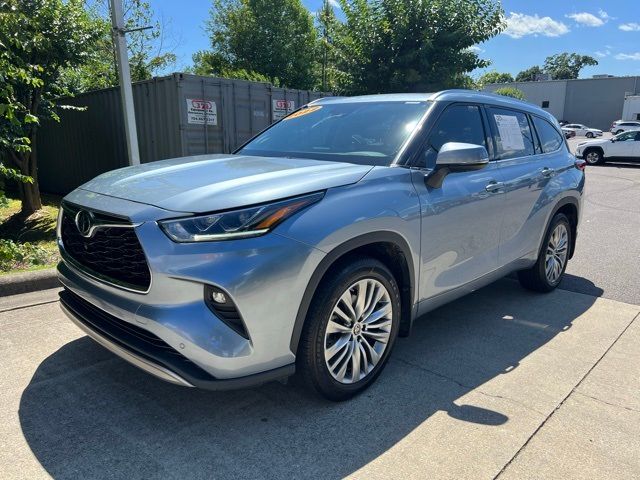 2022 Toyota Highlander Platinum