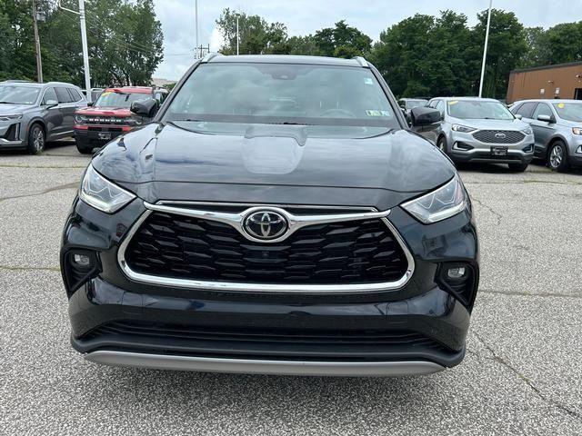 2022 Toyota Highlander Platinum