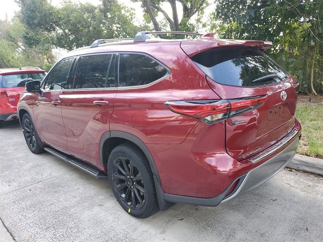 2022 Toyota Highlander Platinum