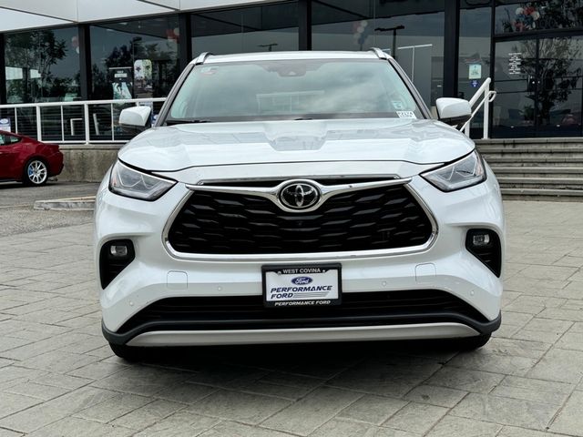 2022 Toyota Highlander Platinum