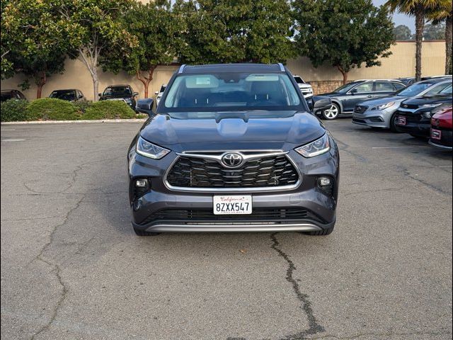 2022 Toyota Highlander Platinum