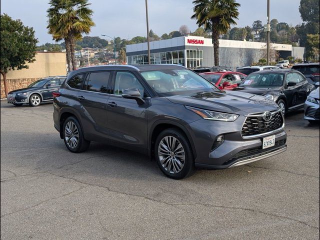 2022 Toyota Highlander Platinum