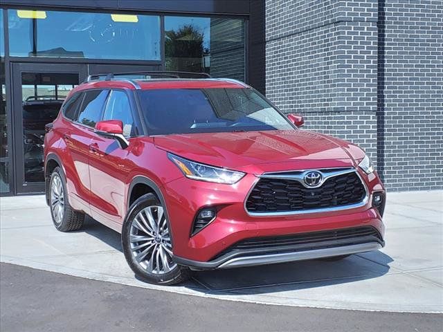 2022 Toyota Highlander Platinum