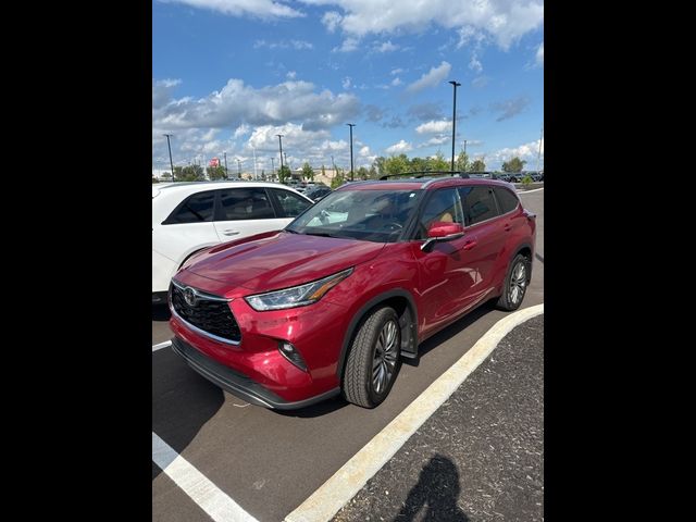 2022 Toyota Highlander Platinum