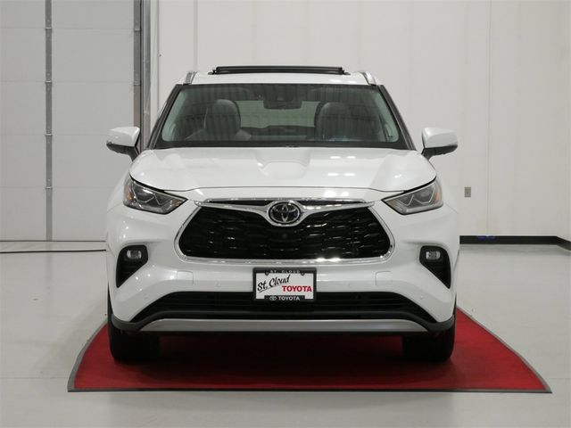 2022 Toyota Highlander Platinum