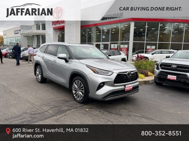 2022 Toyota Highlander Platinum