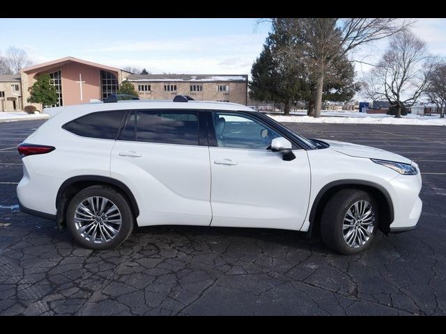 2022 Toyota Highlander Platinum