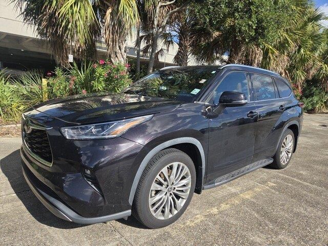 2022 Toyota Highlander Platinum