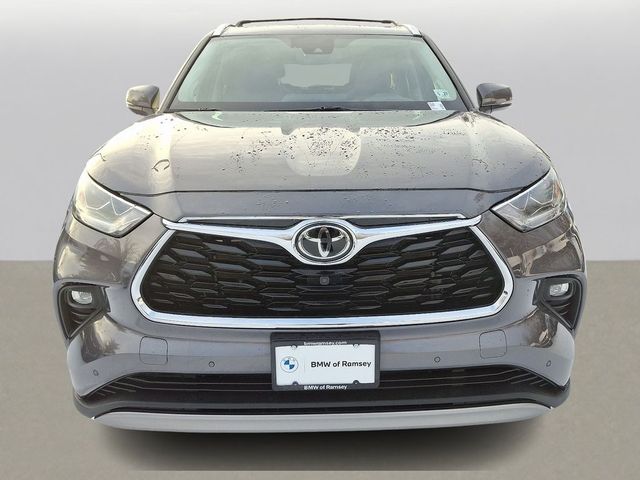 2022 Toyota Highlander Platinum