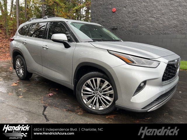 2022 Toyota Highlander Platinum