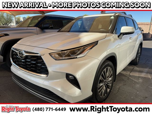 2022 Toyota Highlander Platinum