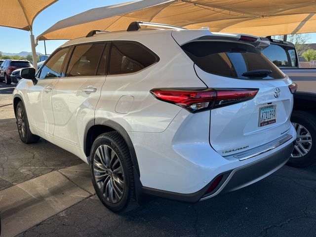 2022 Toyota Highlander Platinum