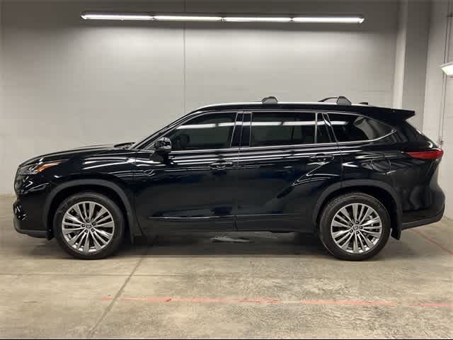 2022 Toyota Highlander Platinum