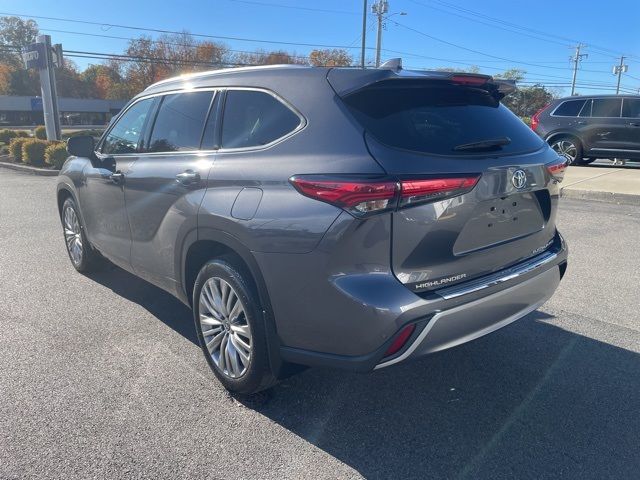 2022 Toyota Highlander Platinum